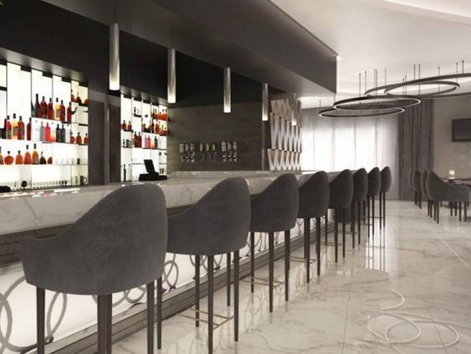 Room In Lodge - The Envoy Hotel And Suites Abuja Ngoại thất bức ảnh